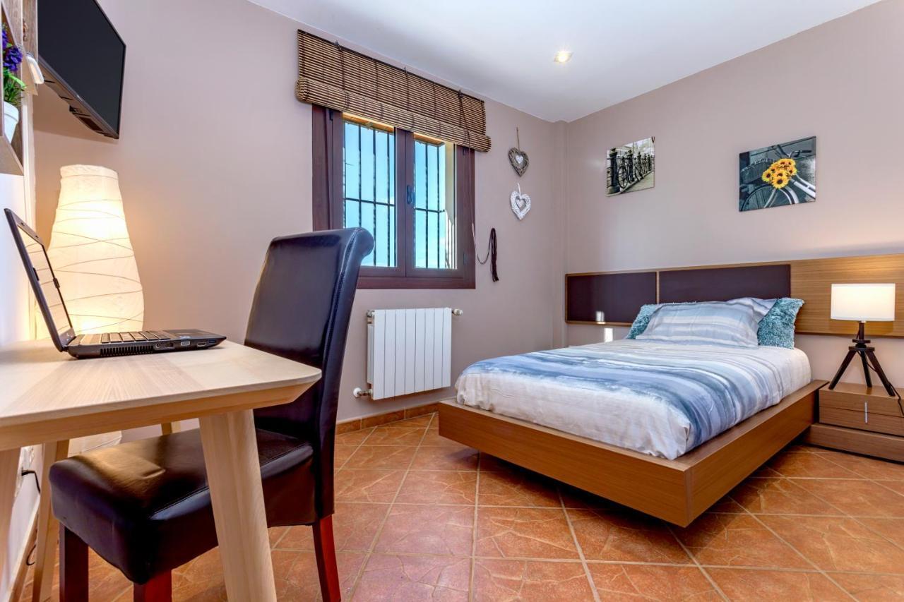 Holiday Home El Encinar อัลเกาซิน ภายนอก รูปภาพ